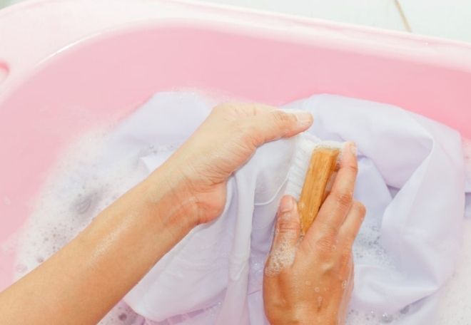 10 trucos para quitar las manchas de sudor fácilmente