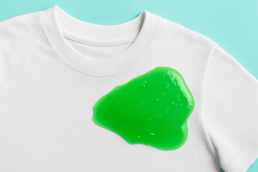 Como quitar slime de ropa